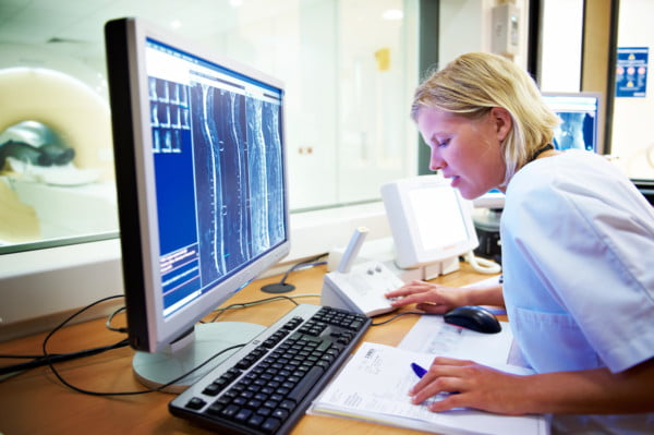 Ressonância Magnética Philips Ingenia Omega - 13