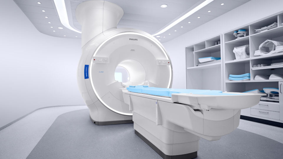 O equipamento conta com uma abertura de 70cm, oferecendo maior conforto para os pacientes