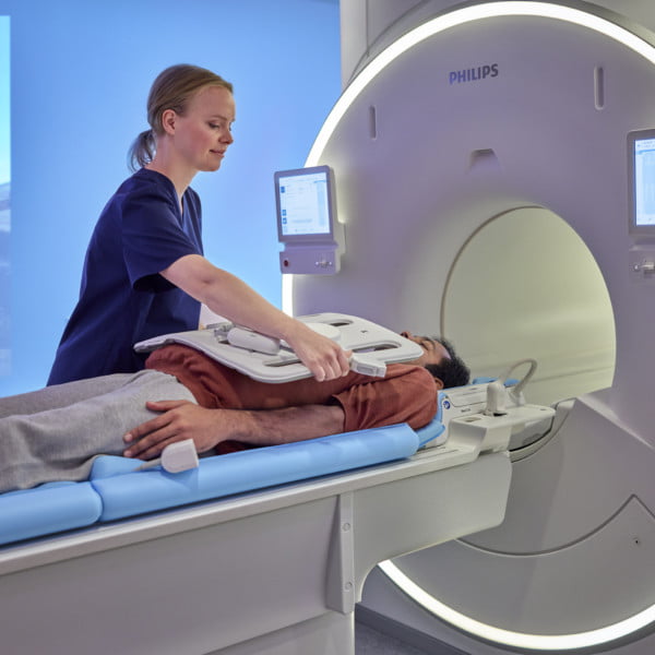 Ressonância Magnética Philips MR 5300 - 21