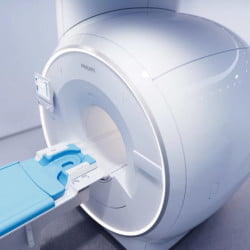 Ressonância Magnética Philips MR 5300 - 4